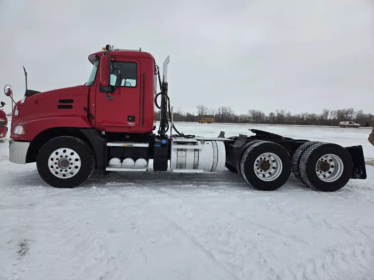 Used 2017 Mack CXU613 Semi-Truck