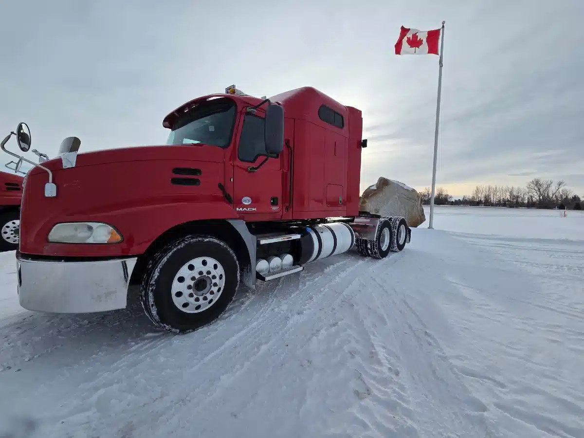 Gallery image 2 for 2018 Mack CXU613 Semi-Truck