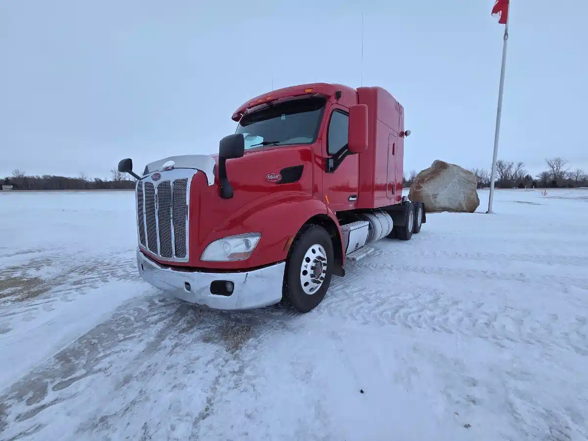 Gallery image 2 for 2019 Peterbilt 579 Semi-Truck