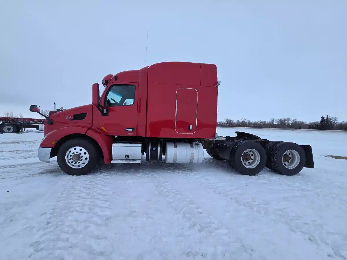 2019 Peterbilt 579 Semi-Truck