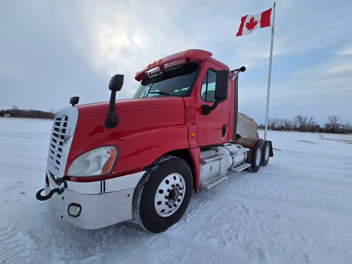 Gallery image 2 for 2013 Freightliner CASCADIA 125 Semi-Truck