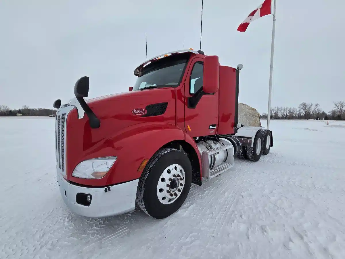 Gallery image 2 for 2018 Peterbilt 579 Semi-Truck