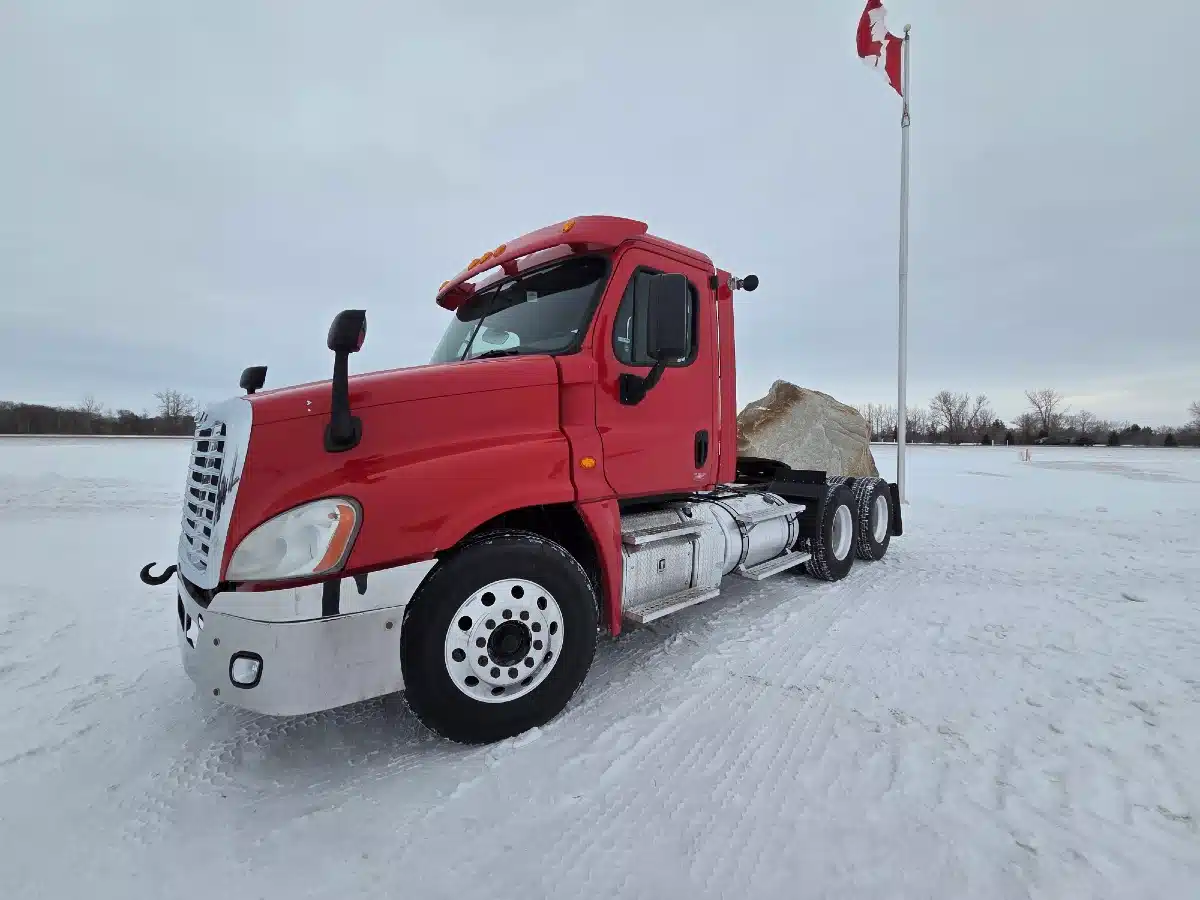 Gallery image 2 for 2013 Freightliner CASCADIA 125 Semi-Truck
