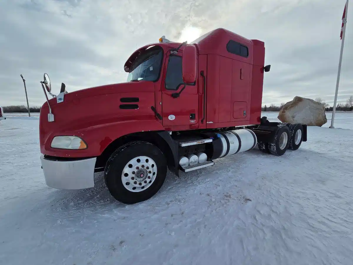 Gallery image 2 for 2017 Mack CXU613 Semi-Truck