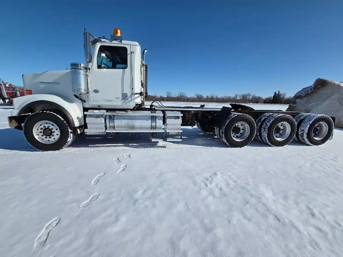 Gallery image 1 for 2022 Western Star 4900 Semi-Truck