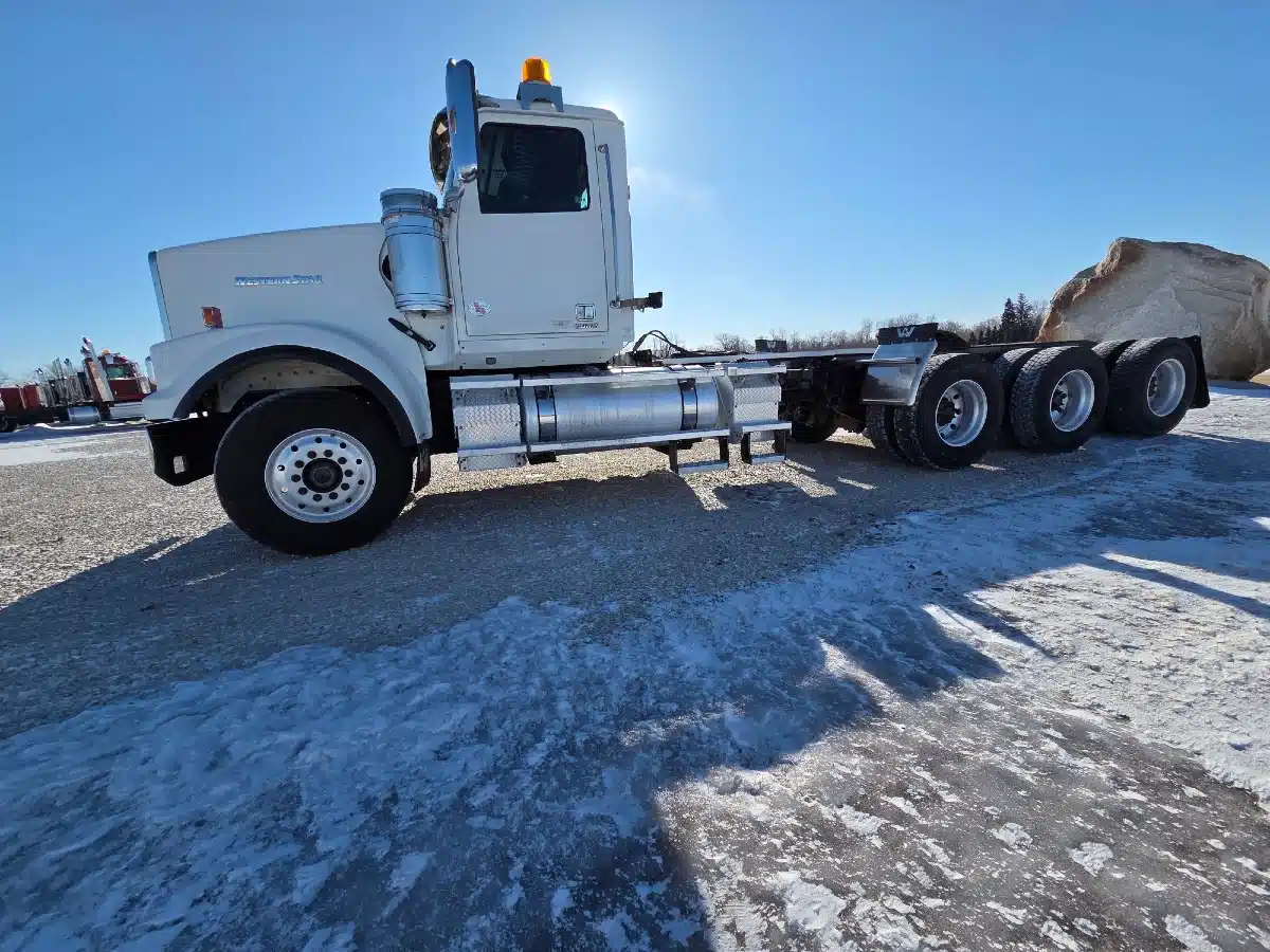 Gallery image 1 for 2022 Western Star 4900 Semi-Truck