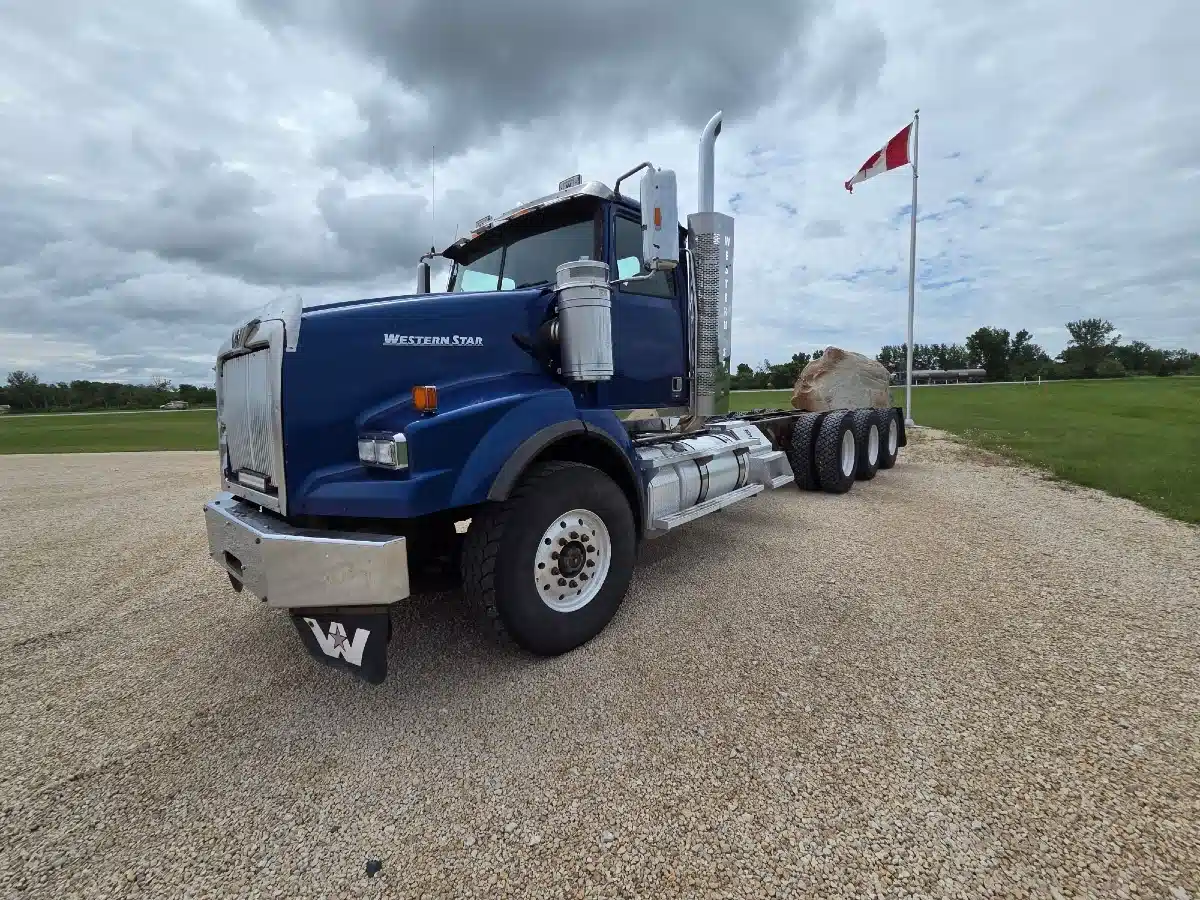 Gallery image 2 for 2018 Western Star 4900 SA Semi-Truck