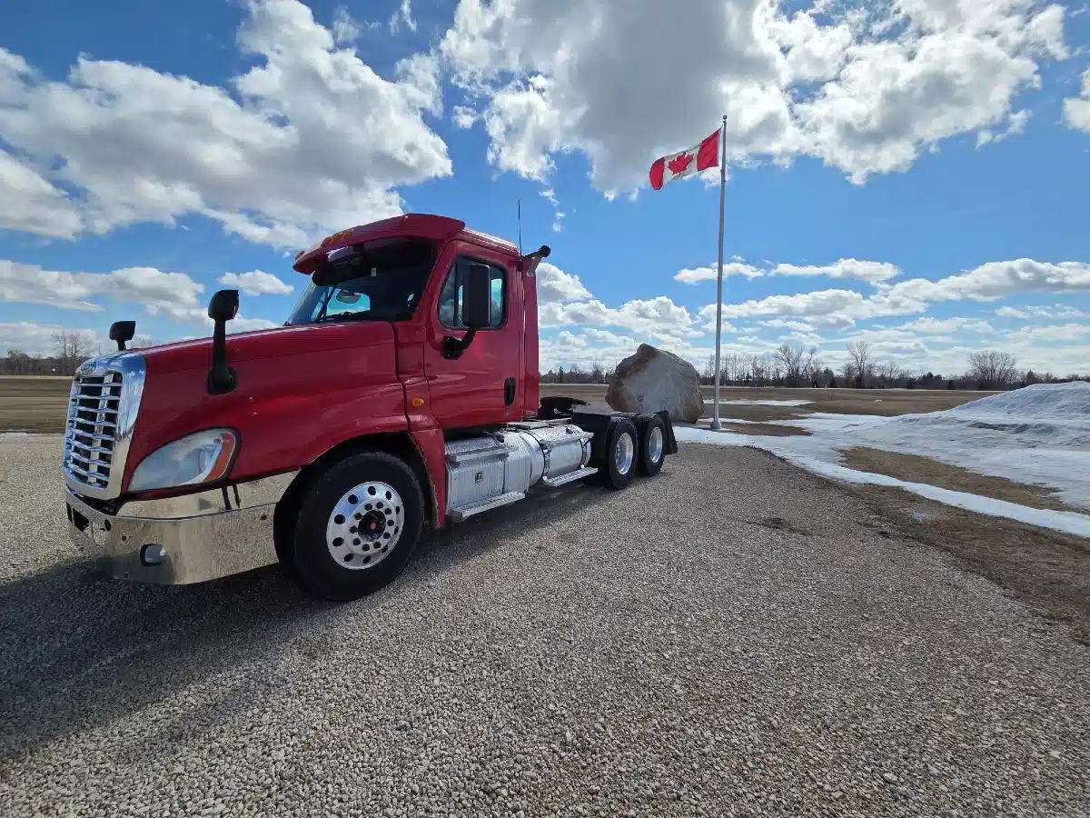 Gallery image 2 for 2013 Freightliner CASCADIA 125 Semi-Truck