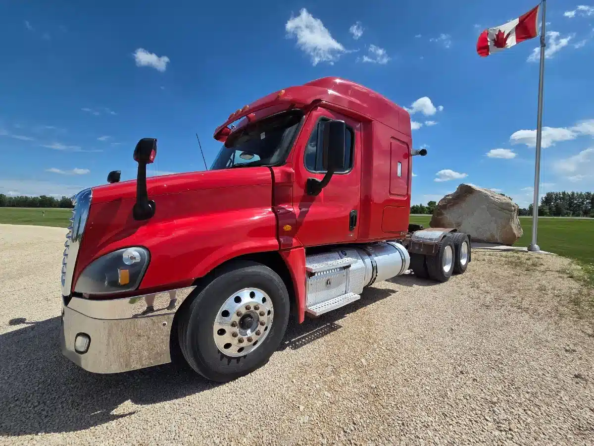 Gallery image 2 for 2016 Freightliner CASCADIA 125 Semi-Truck