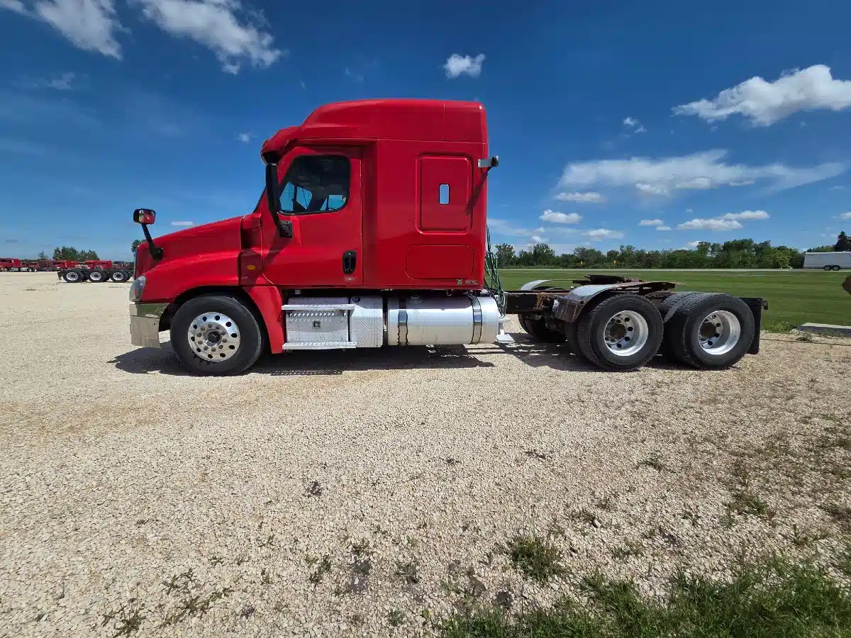 Gallery image 1 for 2016 Freightliner CASCADIA 125 Semi-Truck