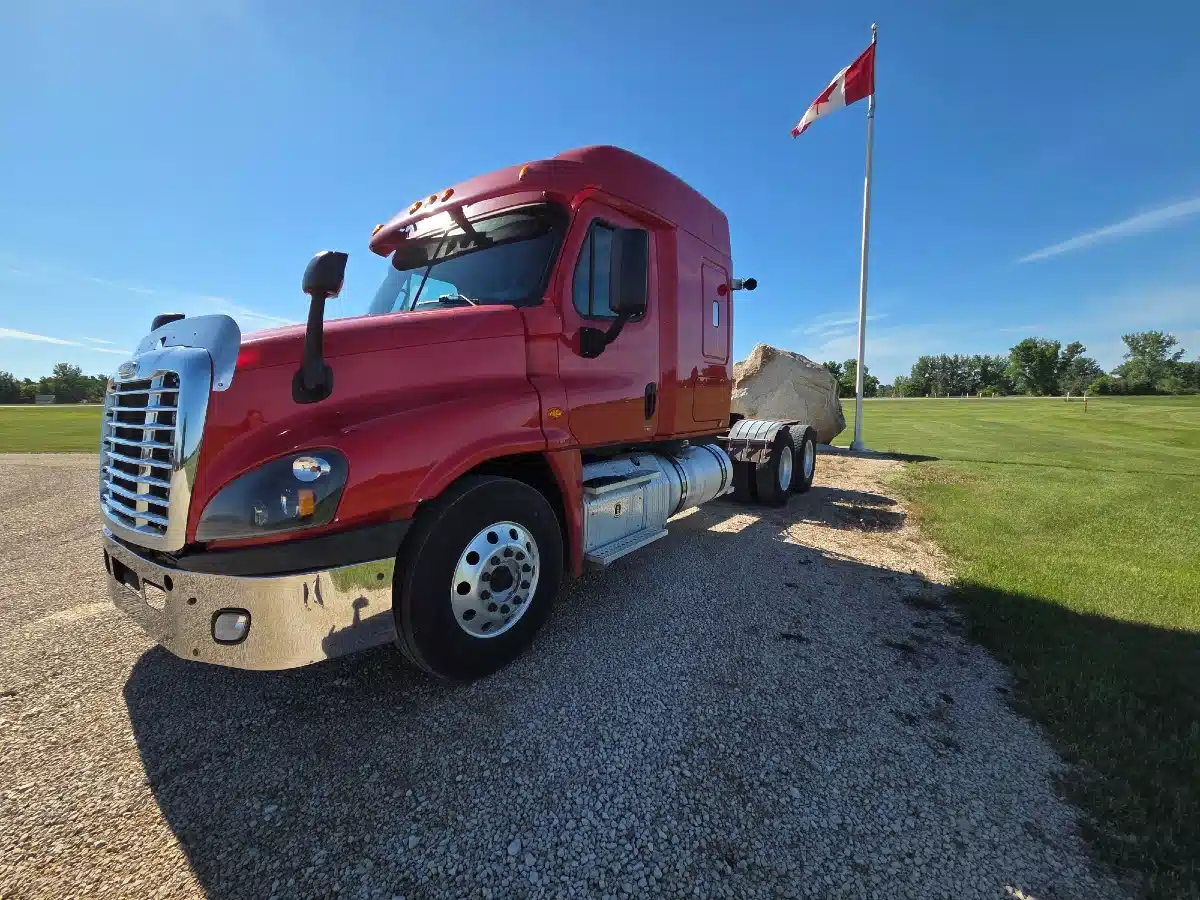 Gallery image 2 for 2016 Freightliner CASCADIA 125 Semi-Truck
