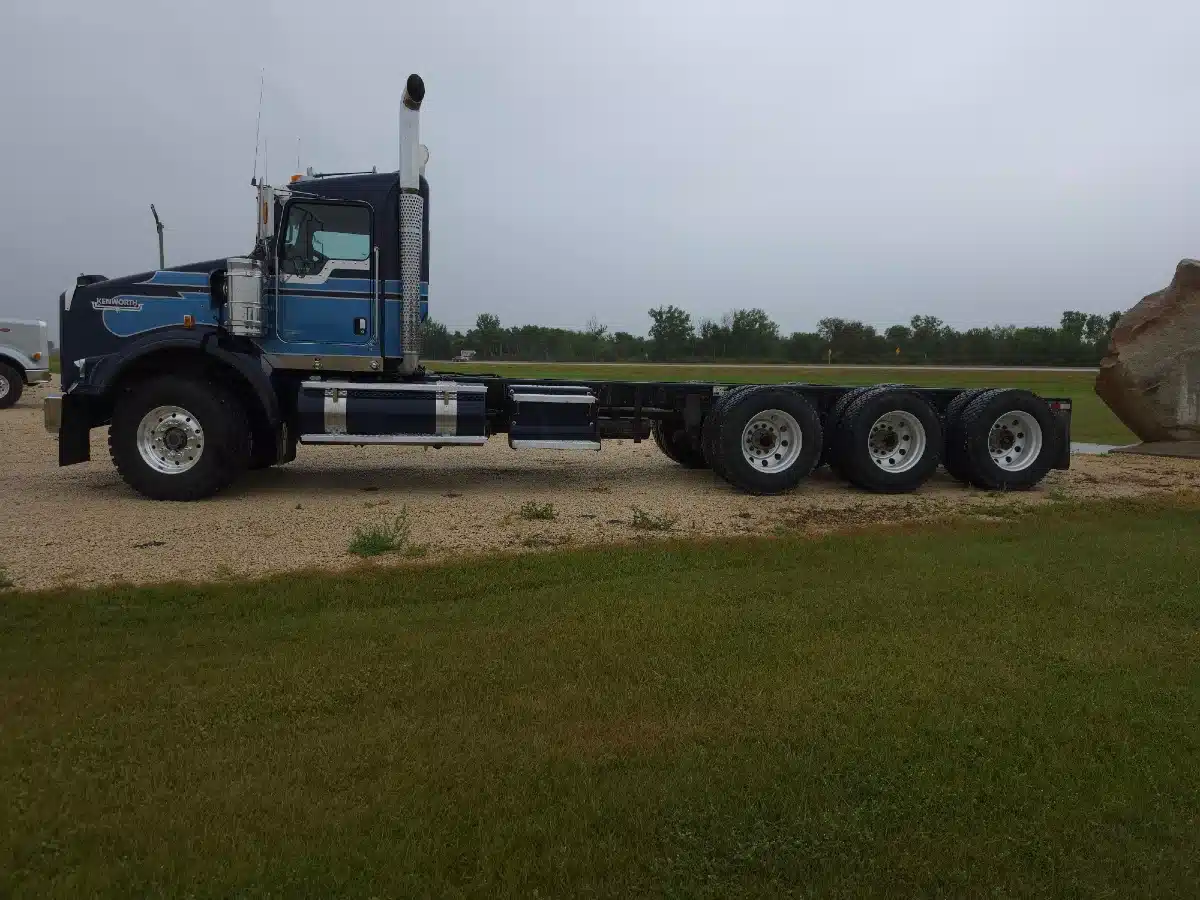 Gallery image 1 for 2022 Kenworth T800 Semi-Truck