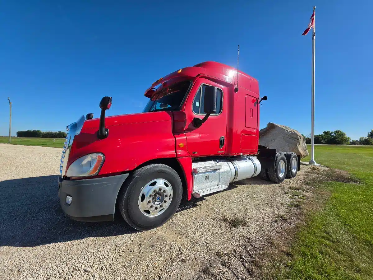 Gallery image 2 for 2011 Freightliner CASCADIA 125 Semi-Truck
