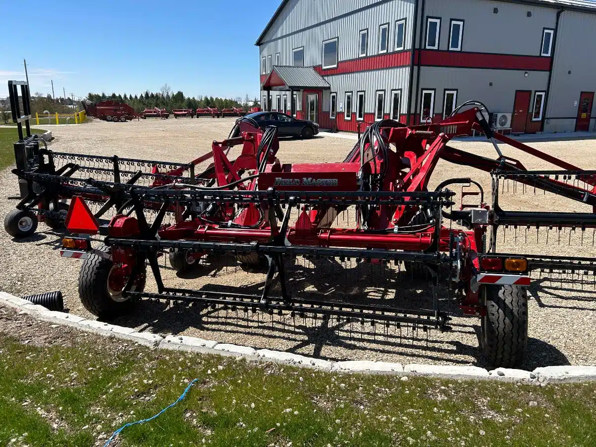 Gallery image 2 for New 2025 Field Master TEDDY BEAR III 5760 Hay Fluffer