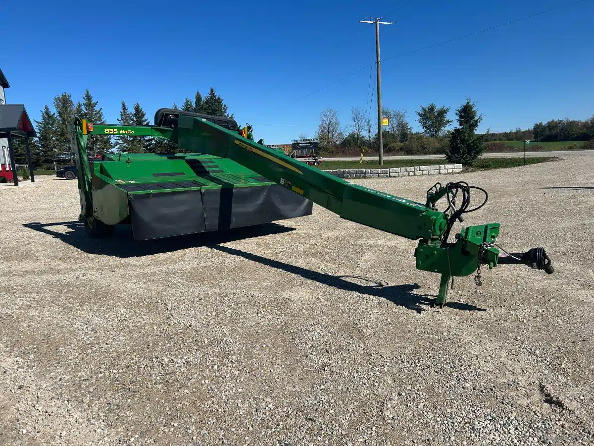 Gallery image 1 for Used John Deere 835 Disc Mower Conditioner