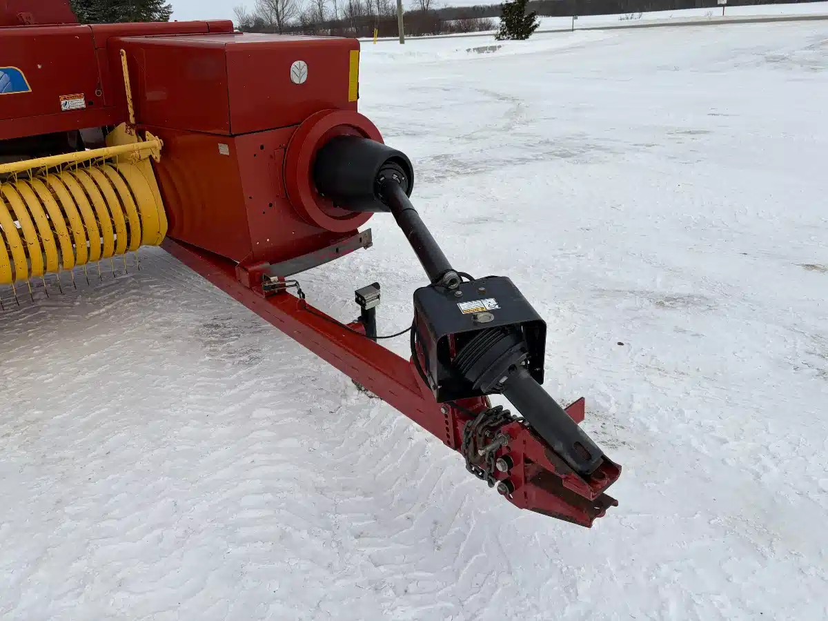 Gallery image 2 for New Holland BC5070 Square Baler - Small