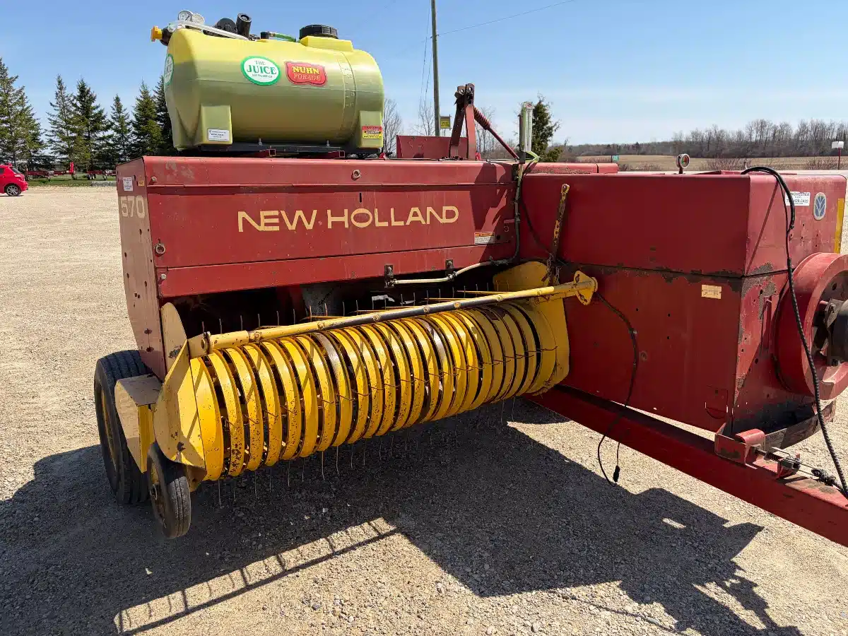 Gallery image 2 for New Holland 570 Square Baler - Small