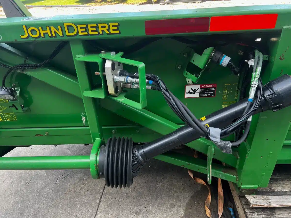 Gallery image 2 for Used 2002 John Deere 893 Header - Row Crop