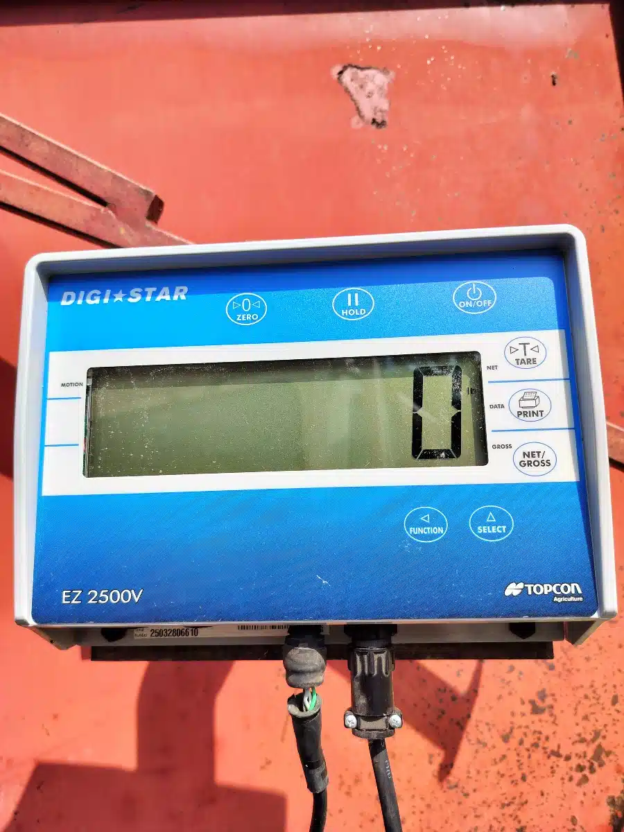 Gallery image 2 for 1993 Farm Aid 410 TMR Mixer