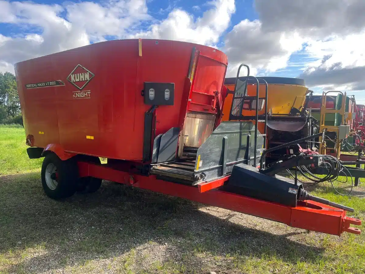 Gallery image 2 for Used 2022 Kuhn VT1100 TMR Mixer