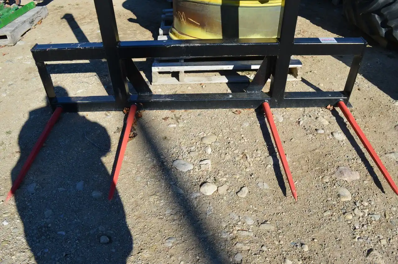 Gallery image 2 for Used MARCO 4P Bale Spear