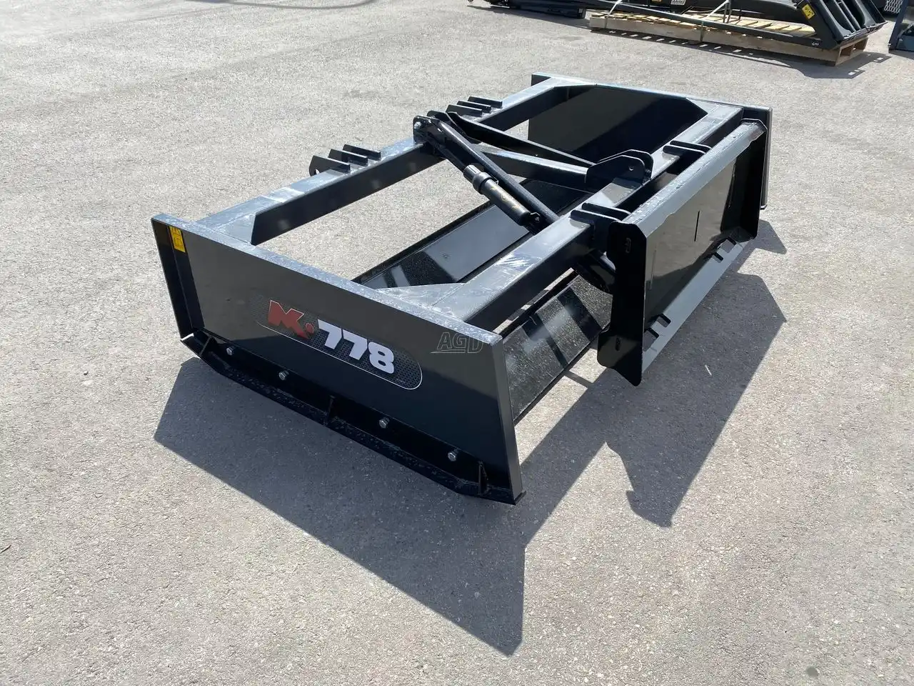 Gallery image 2 for New MK Martin GL778 Box Scraper