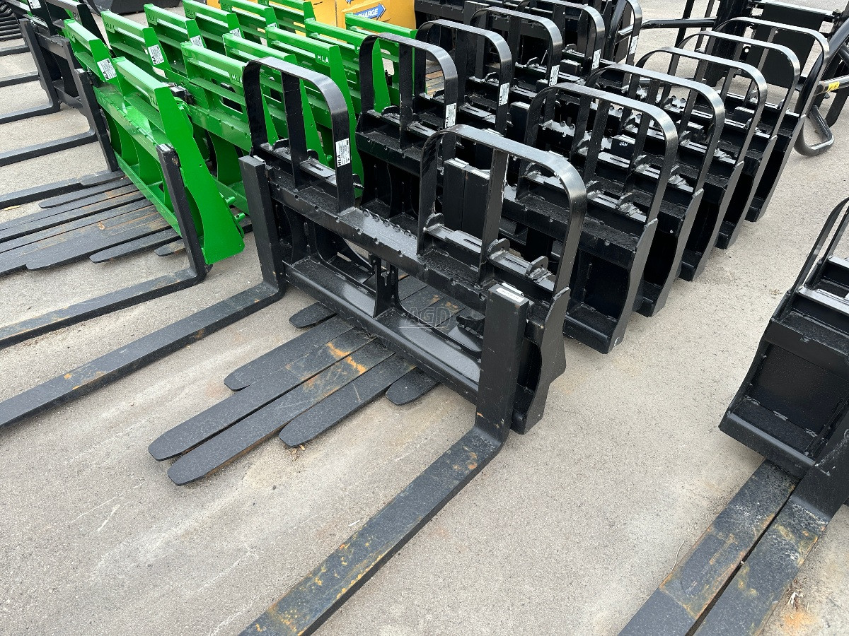 Gallery image 1 for HLA Attachments HD5548W Pallet Fork