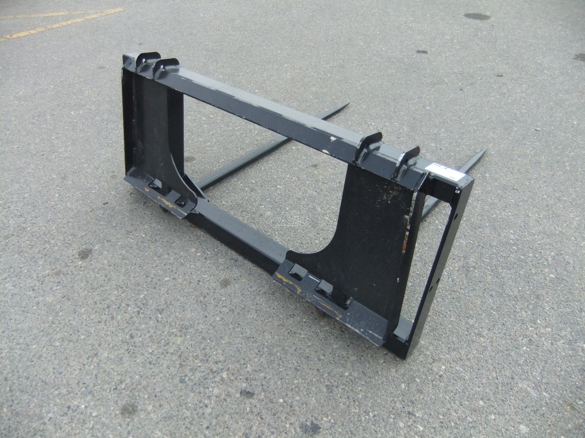 Gallery image 2 for New HLA Attachments DE5049 Bale Spear