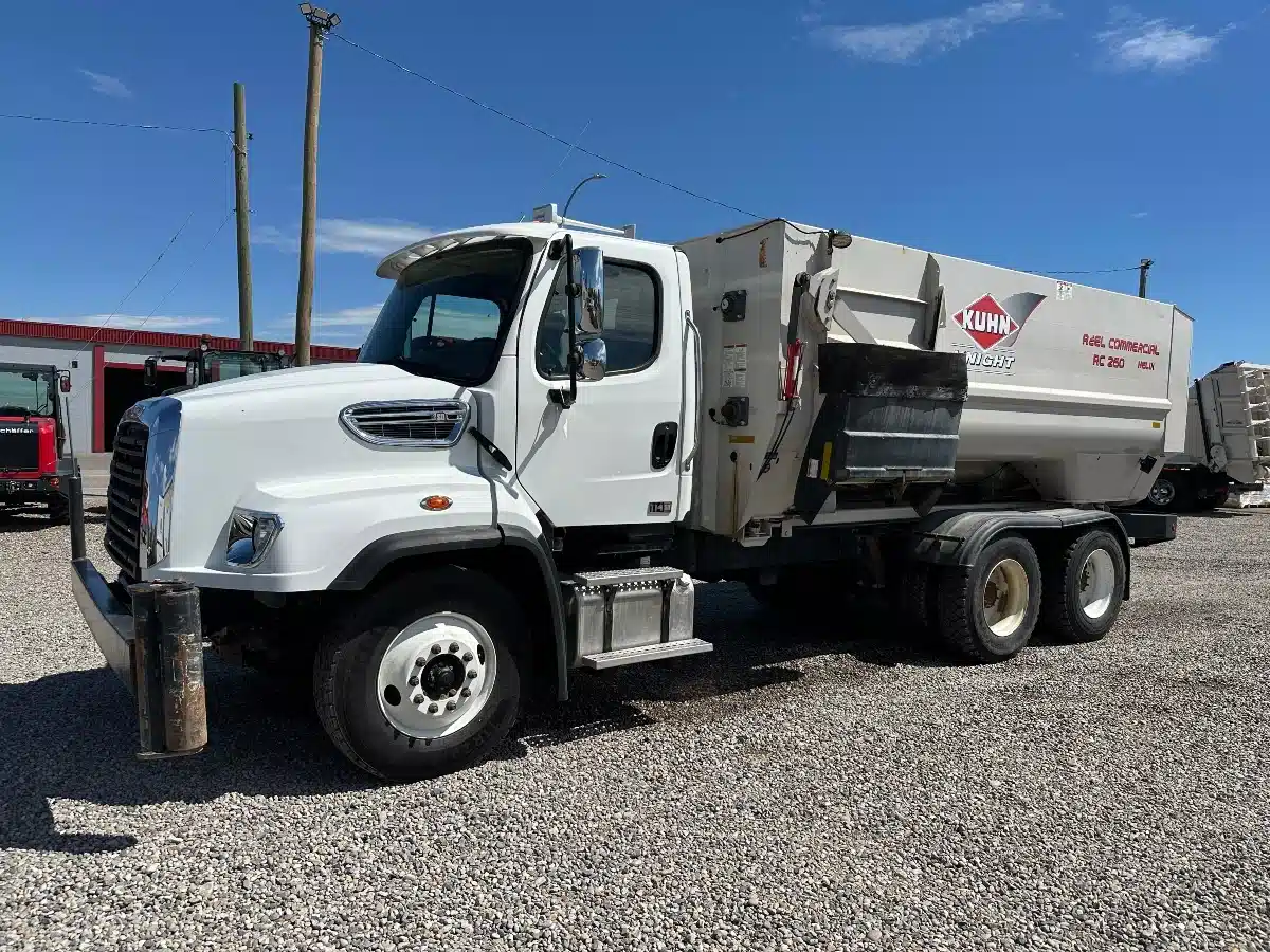 Gallery image 1 for 2015 Kuhn Knight RC 260 TMR Mixer