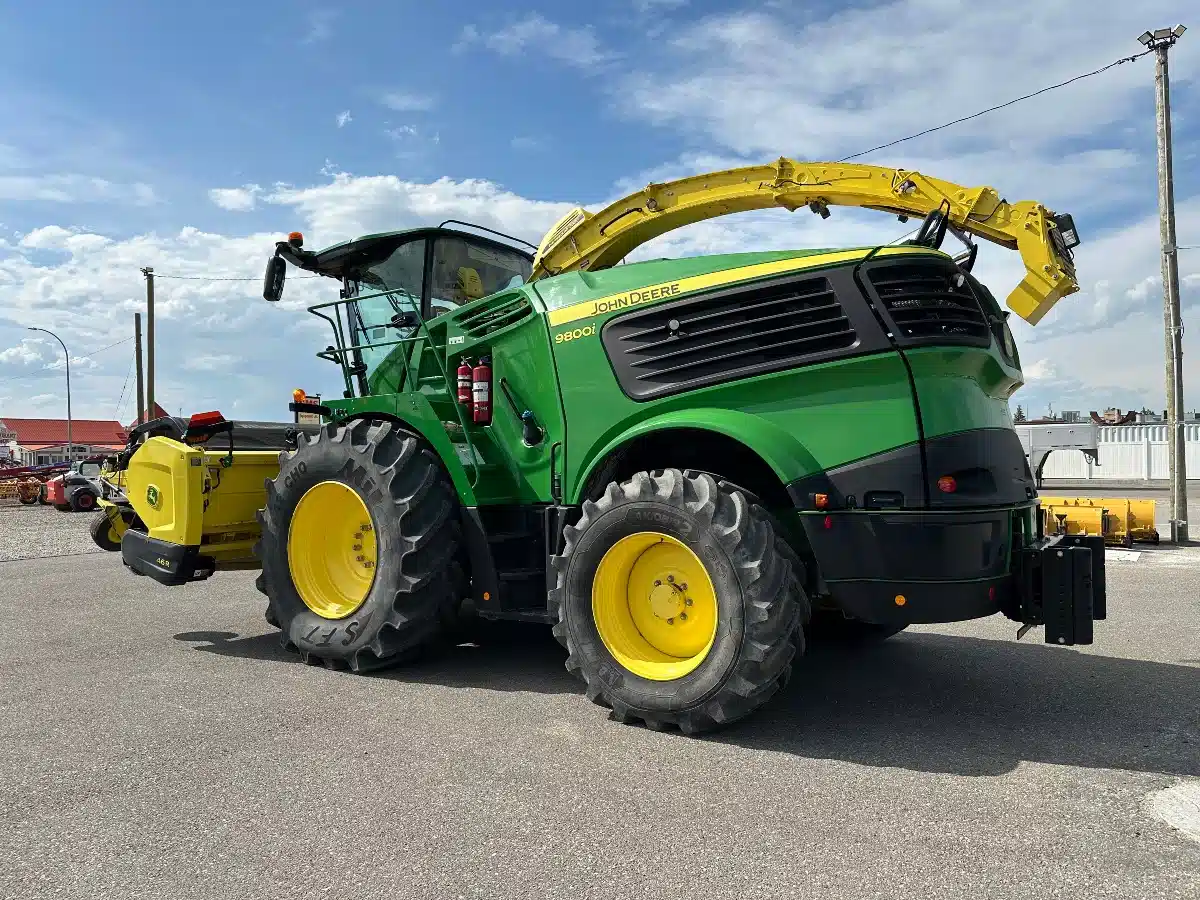 Gallery image 2 for Used 2021 John Deere 9800i Forage Harvester