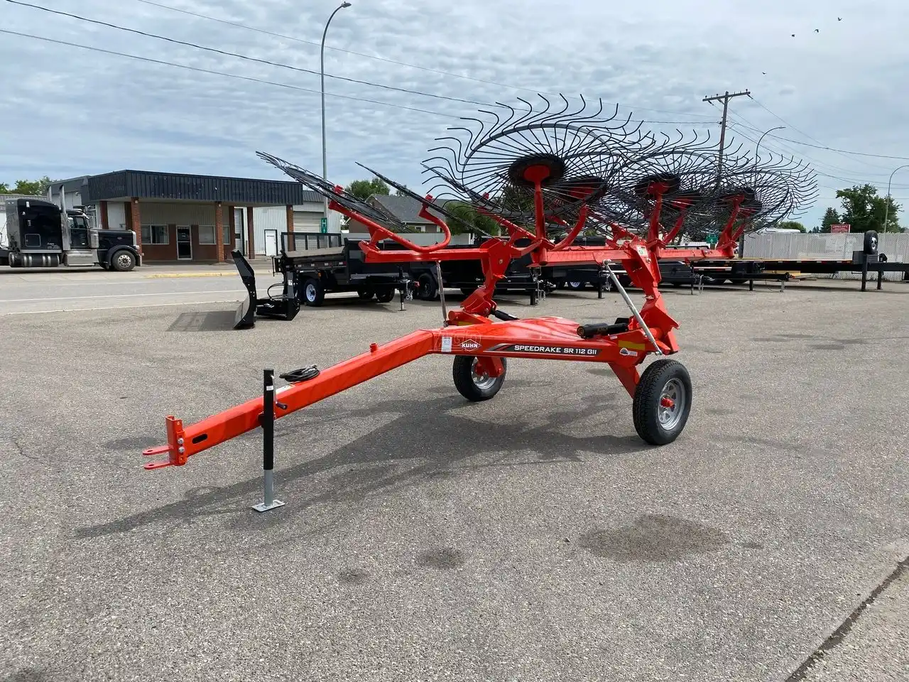 Gallery image 1 for New 2025 Kuhn SR 112 GII Rake