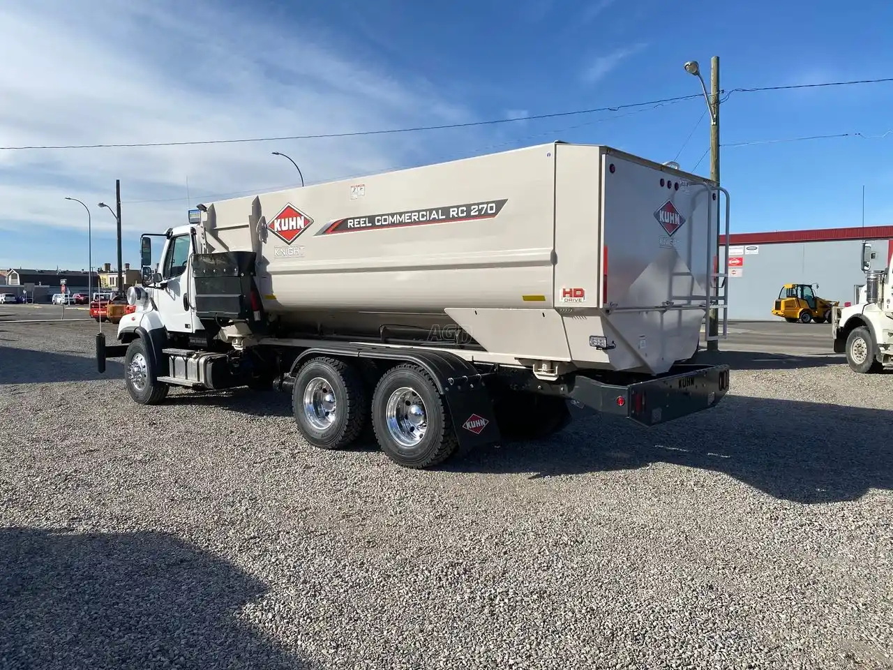 Gallery image 2 for New 2025 Kuhn Knight RC 270 TMR Mixer