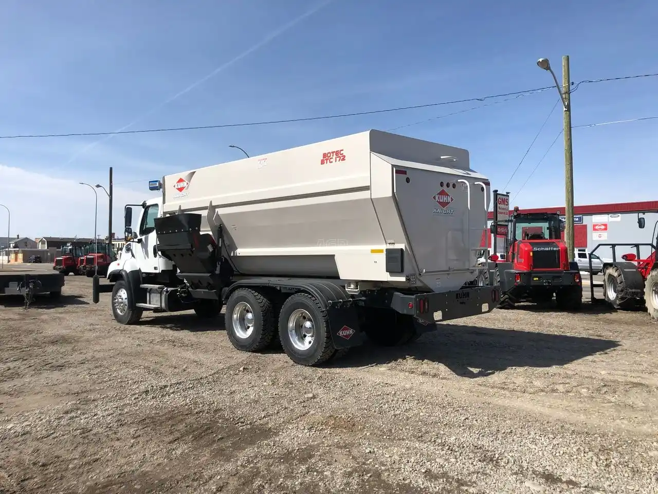 Gallery image 2 for 2026 Kuhn Knight BTC 172 TMR Mixer