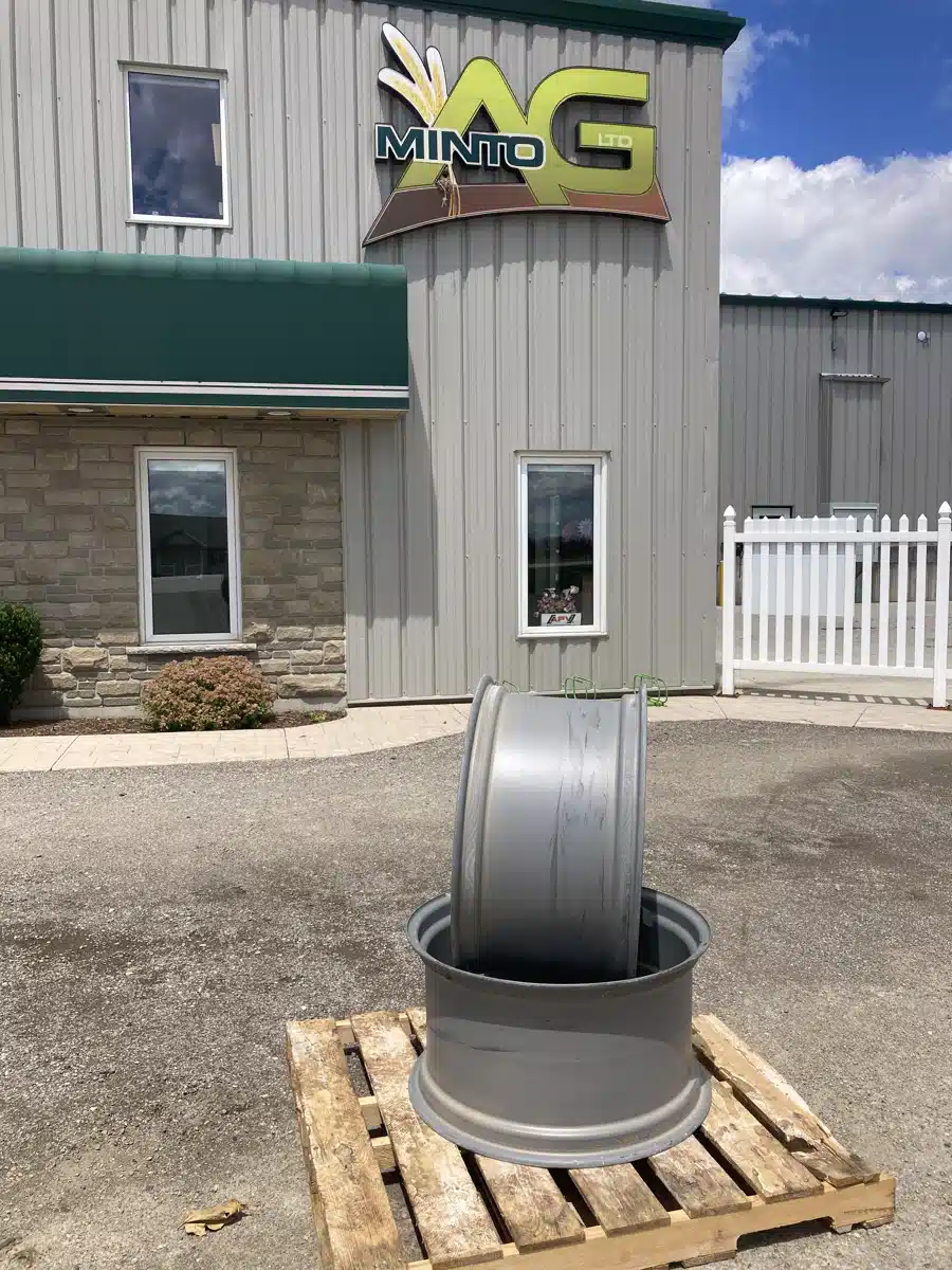 Used Deutz 18X38/15X28 Rims