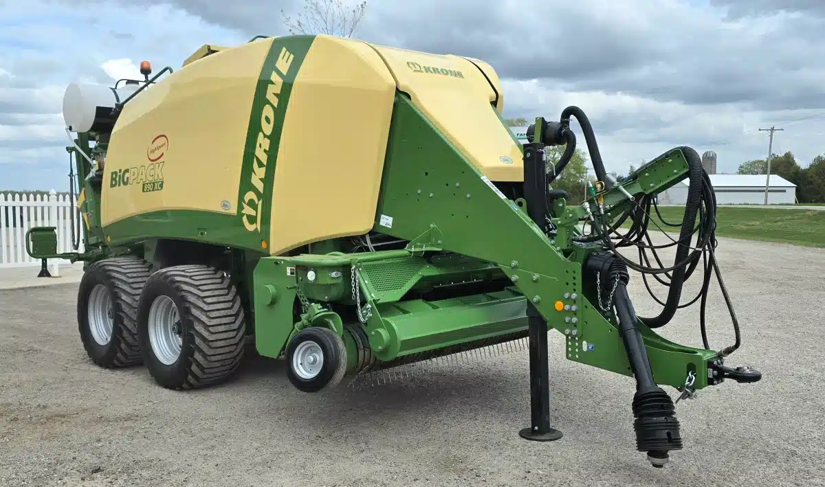 Gallery image 2 for Used 2023 Krone BIG PACK 890 XC HIGHSPEED Square Baler - Large