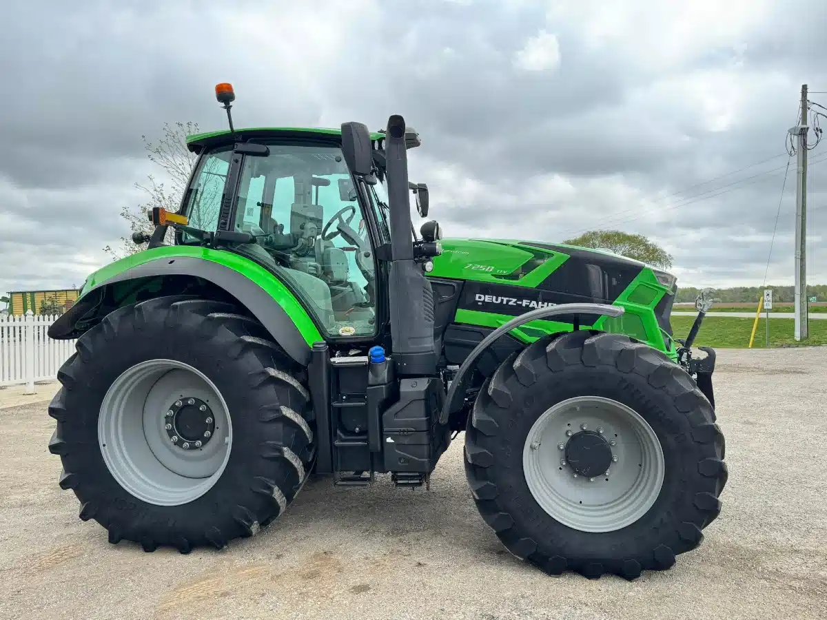 Gallery image 2 for Used 2019 Deutz Fahr AGROTRON 7250 TTV Tractor