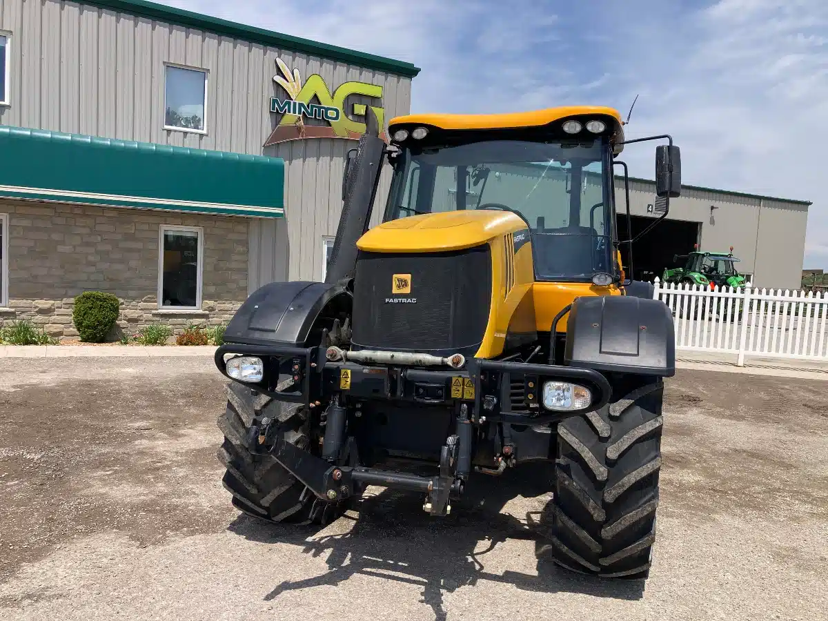 Gallery image 2 for Used 2012 JCB FASTRAC 3230 Tractor