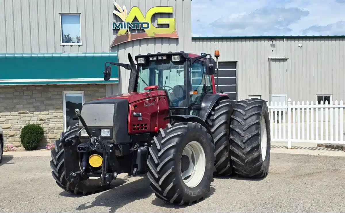 Gallery image 1 for Used Valtra 8950 Tractor