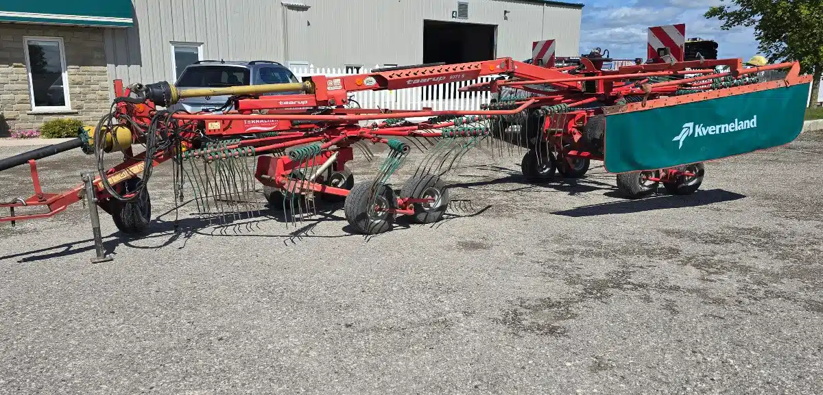 Gallery image 2 for Used 2010 Kverneland 9071S Rake