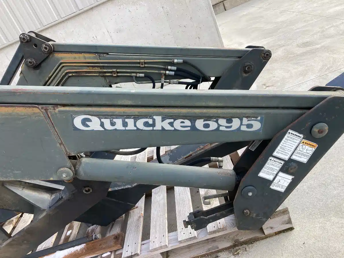 Gallery image 2 for Used Alo Q695 Tractor Loader