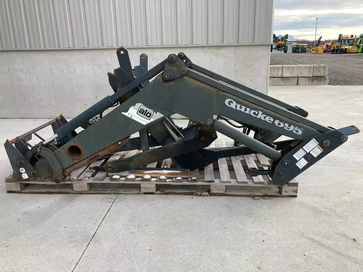 Used Alo Q695 Tractor Loader