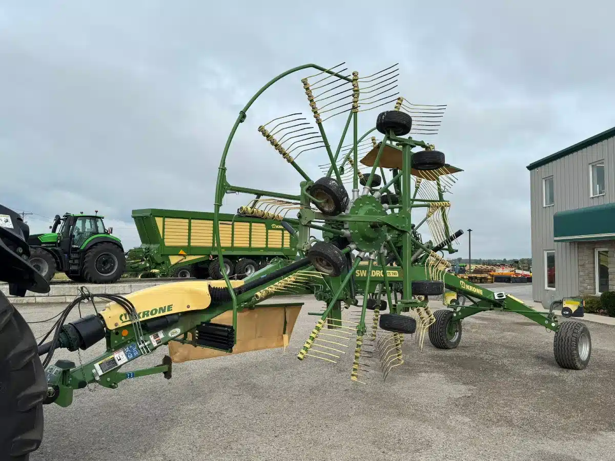 Gallery image 2 for Used 2021 Krone SWADRO TS740 Rake