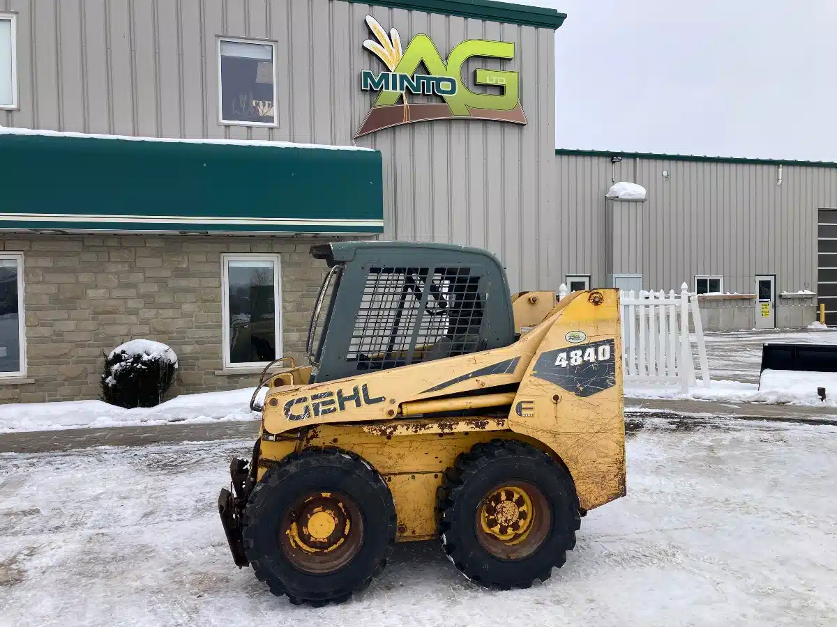 Gallery image 1 for 2005 Gehl 4840E Skid Steer