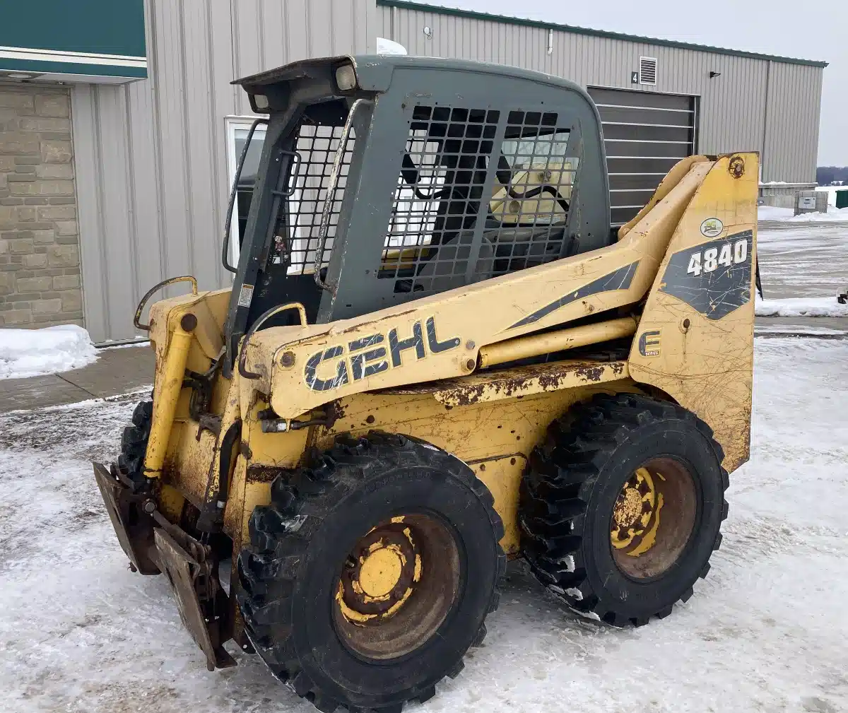 Gallery image 2 for 2005 Gehl 4840E Skid Steer