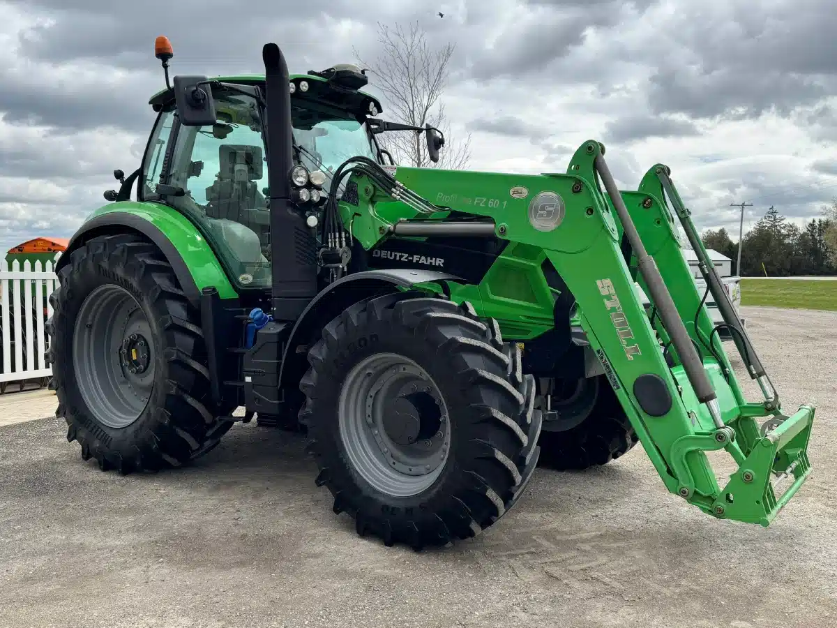 Photo de la Galerie 2 pour 2017 Deutz Fahr 6185 RCShift Tracteur