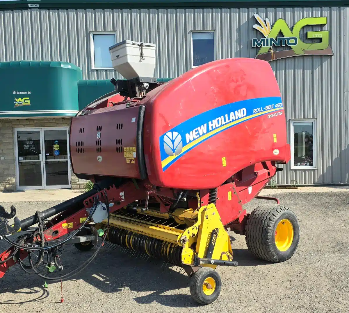Gallery image 1 for 2016 New Holland ROLL-BELT 450 Round Baler
