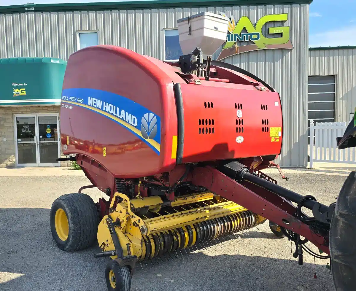 Gallery image 2 for 2016 New Holland ROLL-BELT 450 Round Baler