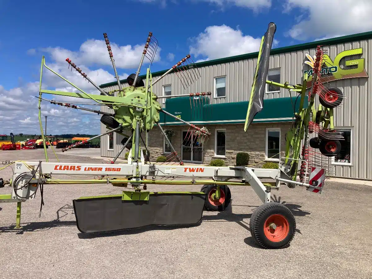 Photo de la Galerie 2 pour CLAAS Liner 1550 Twin râteau