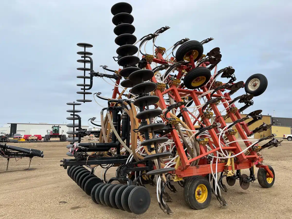 Gallery image 2 for Used 1996 Bourgault 8810-40 Air Drill