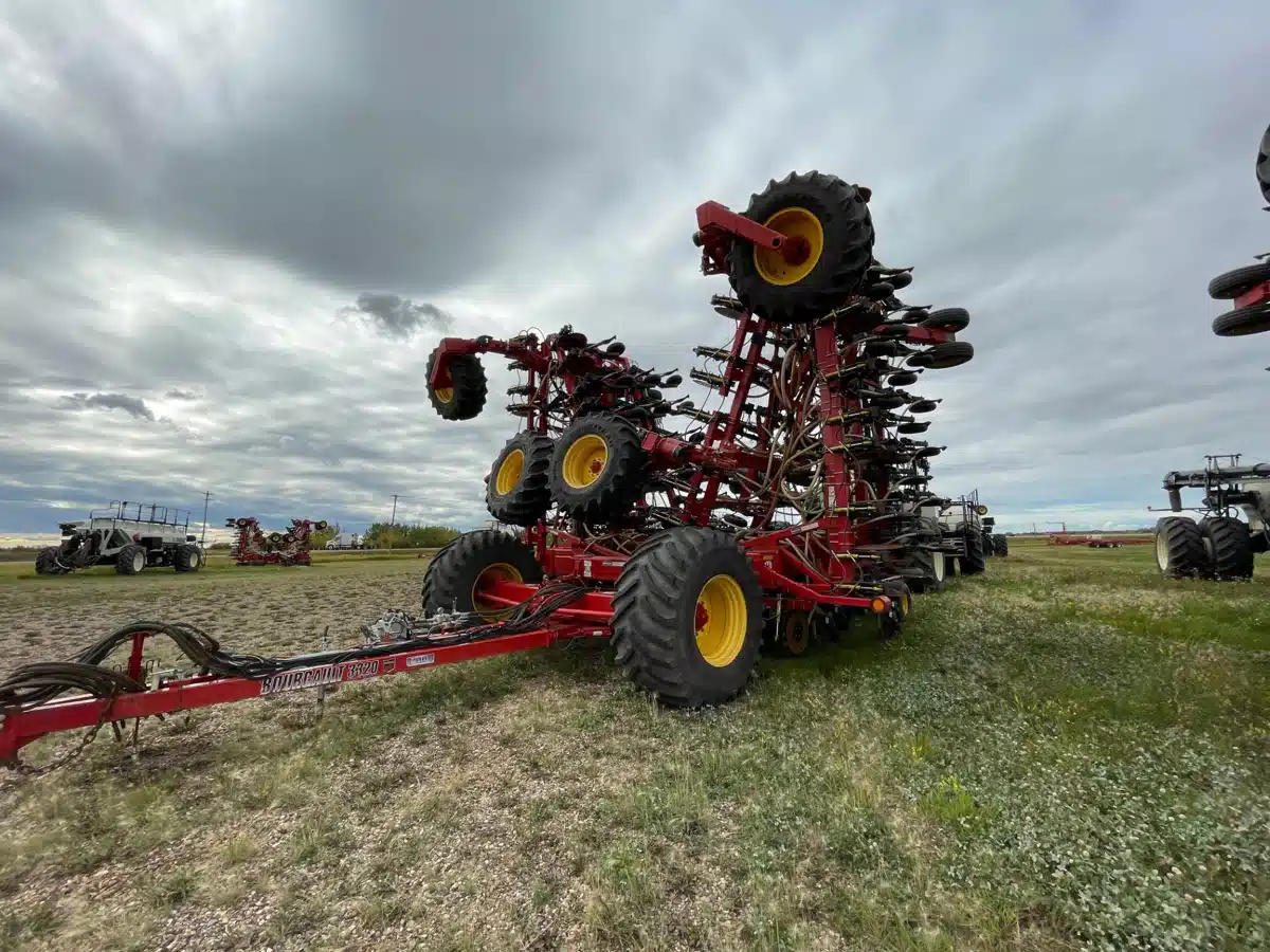 Gallery image 1 for Used 2015 Bourgault 3320-76 Air Drill